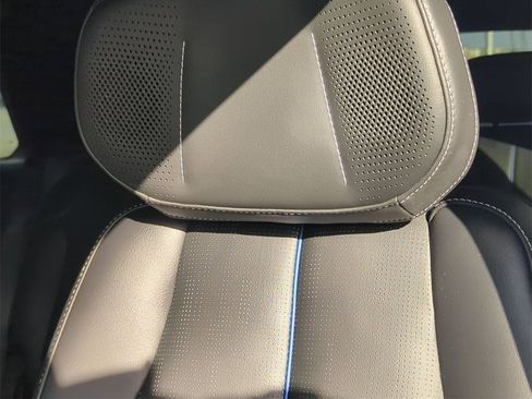 Used 2026 Cadillac Lyriq V image 21