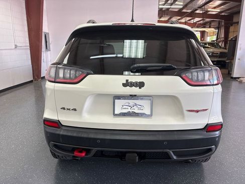 Used 2019 Jeep Cherokee Trailhawk w/ Cold Weather Group AWD/4WD image 5