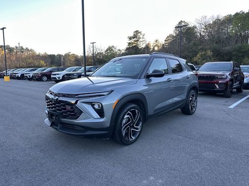 Used 2024 Chevrolet TrailBlazer RS w/ Driver Confidence Package image 7