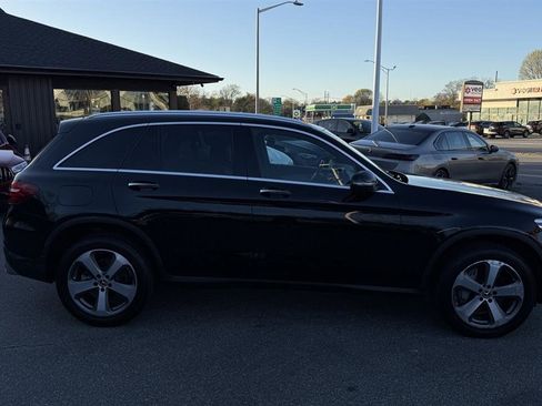 Used 2019 Mercedes-Benz GLC 300 4MATIC image 18