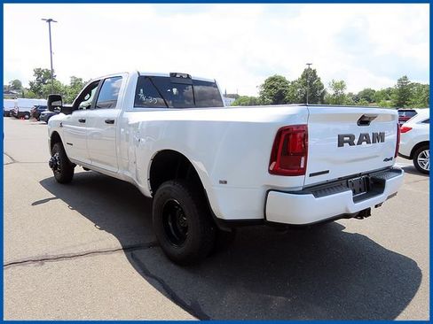 New 2026 RAM 3500 Big Horn AWD/4WD image 5