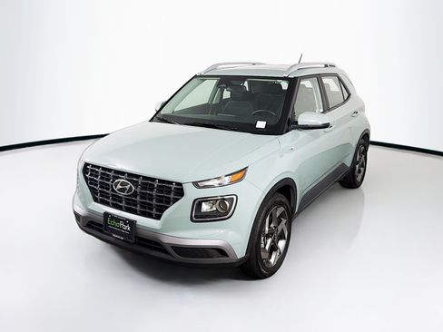 Used 2025 Hyundai Venue SEL FWD image 3