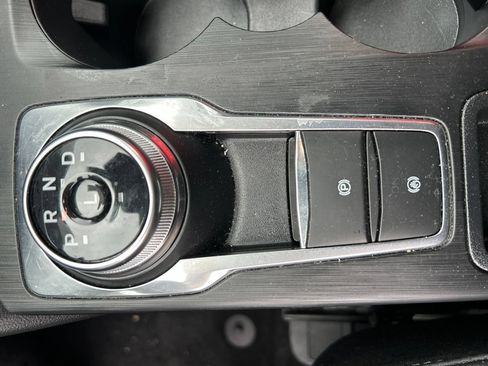 Used 2025 Ford Escape Platinum AWD/4WD image 25