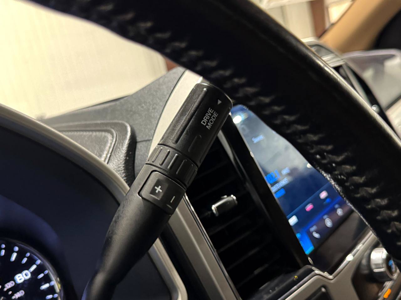 Used 2022 Ford F350 Lariat w/ Lariat Ultimate Package AWD/4WD image 24
