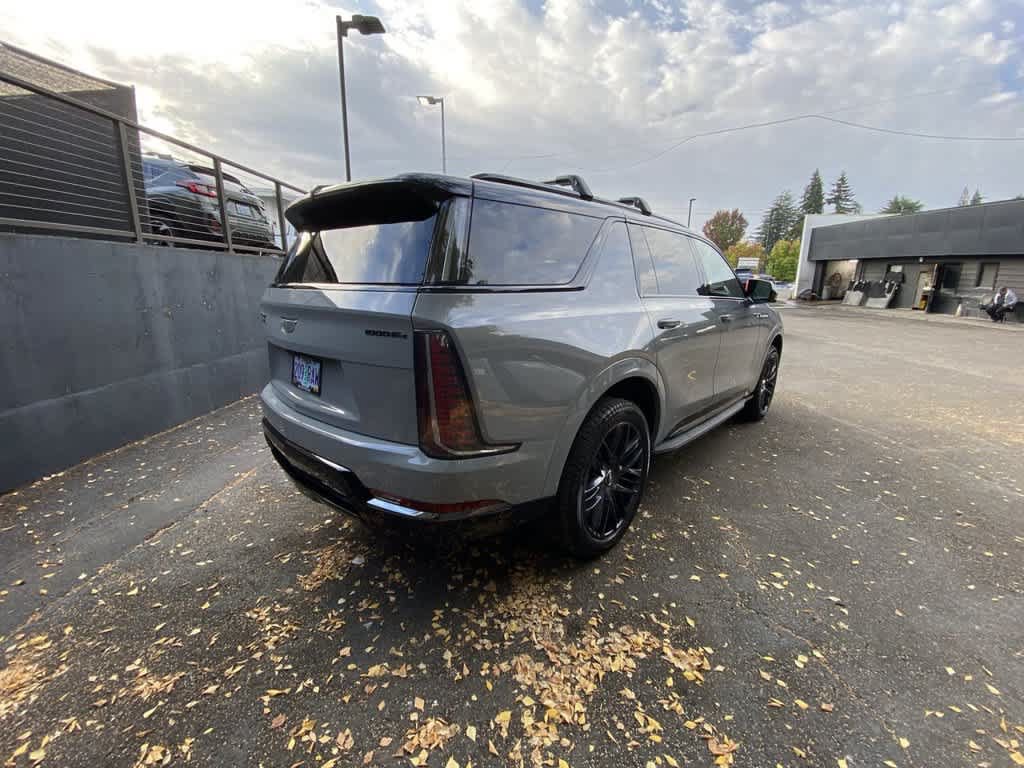 Certified 2026 Cadillac Escalade IQL Sport 1 w/ LPO, ONYX Package AWD/4WD image 6