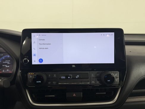 Used 2024 Toyota Grand Highlander AWD image 22