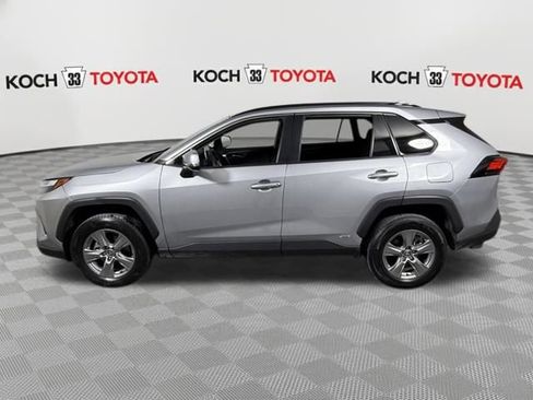 Used 2025 Toyota RAV4 XLE image 4