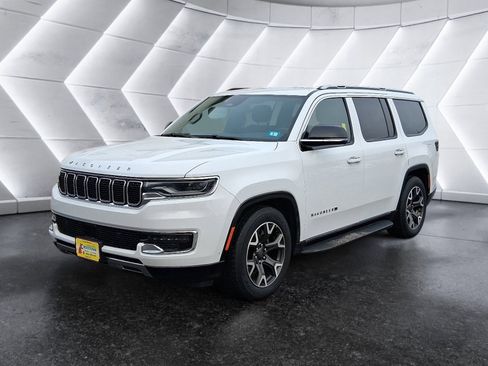 Used 2024 Jeep Wagoneer Series III image 2