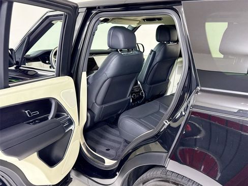 Used 2024 Land Rover Range Rover SE AWD/4WD image 24