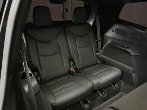 Used 2024 Cadillac XT6 Luxury w/ LPO, Floor Liner Package AWD/4WD image 19