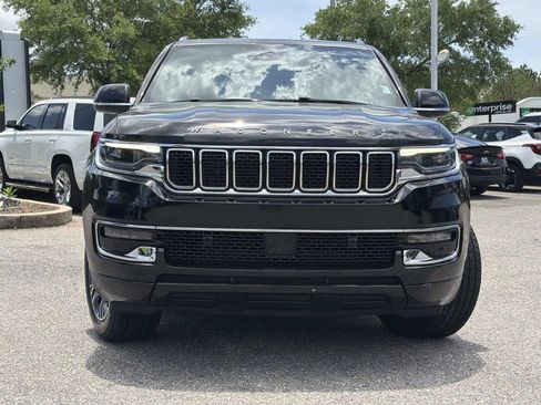 Used 2024 Jeep Wagoneer L Series II RWD image 2