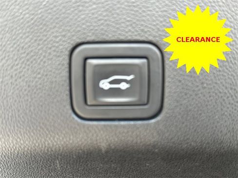 Used 2023 Chevrolet Suburban LT image 21