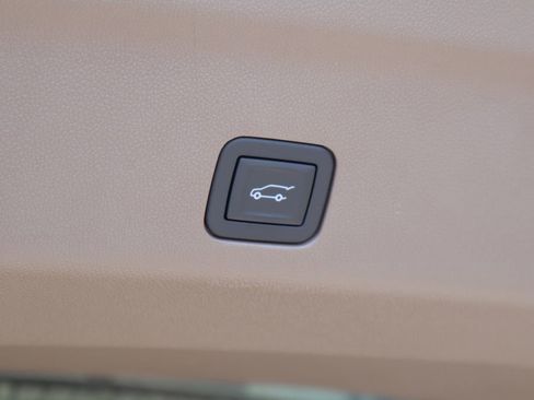 New 2026 GMC Yukon XL Denali w/ LPO, Floor Liner Package image 24