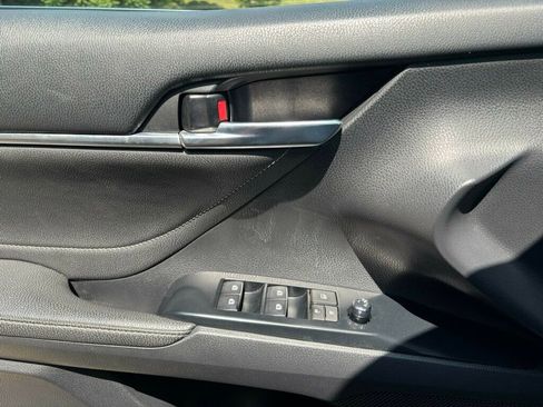 Used 2018 Toyota Camry XSE FWD image 38