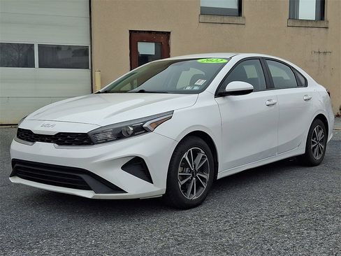 Used 2022 Kia Forte LXS image 3