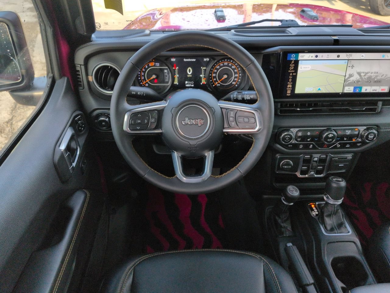 Certified 2024 Jeep Wrangler Unlimited Sahara w/ Technology Group AWD/4WD image 15