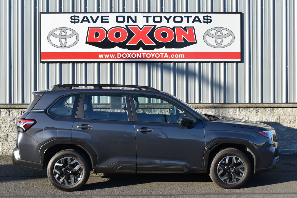 Used 2025 Subaru Forester AWD/4WD image 8