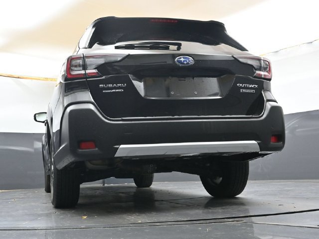 Used 2024 Subaru Outback Touring AWD/4WD image 32
