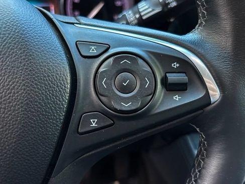Used 2019 Buick Envision Essence FWD image 17