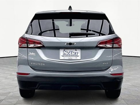Used 2024 Chevrolet Equinox LS w/ LS Convenience Package image 4