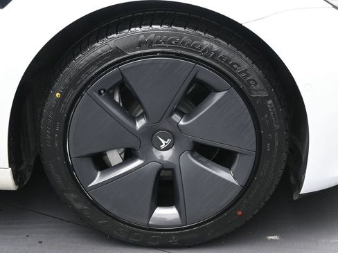 Used 2022 Tesla Model 3 Long Range AWD/4WD image 34