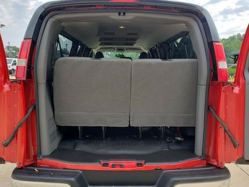 Used 2017 Chevrolet Express 3500 LT w/ LT Preferred Equipment Group RWD image 5
