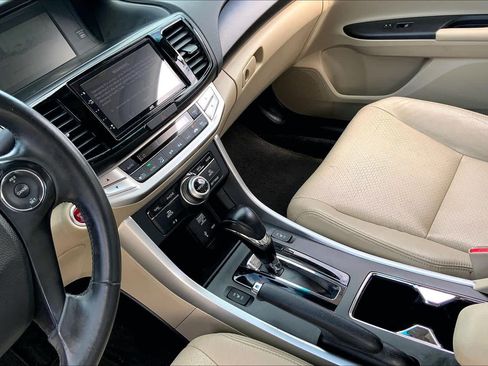 Used 2015 Honda Accord EX-L image 16