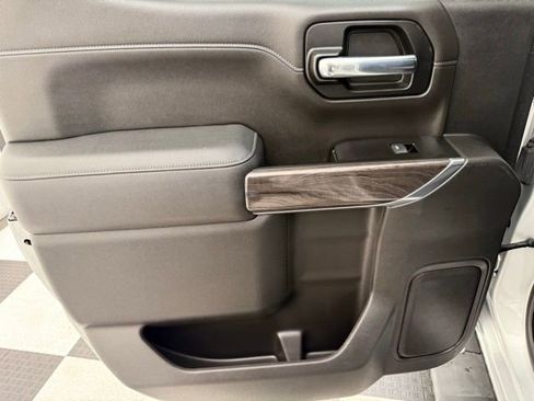 Used 2022 Chevrolet Silverado 1500 LTZ w/ LTZ Premium Package image 16