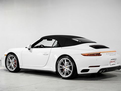 Used 2017 Porsche 911 Carrera 4S AWD/4WD image 8