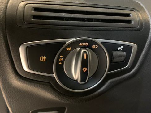 Used 2022 Mercedes-Benz GLC 300 4MATIC w/ AMG Line image 19