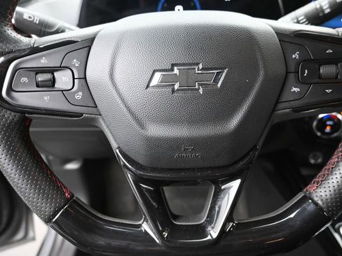 Used 2024 Chevrolet Trax RS w/ Sunroof Package image 17