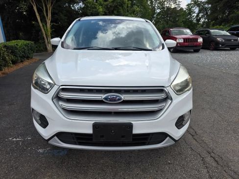 Used 2017 Ford Escape SE AWD/4WD image 2