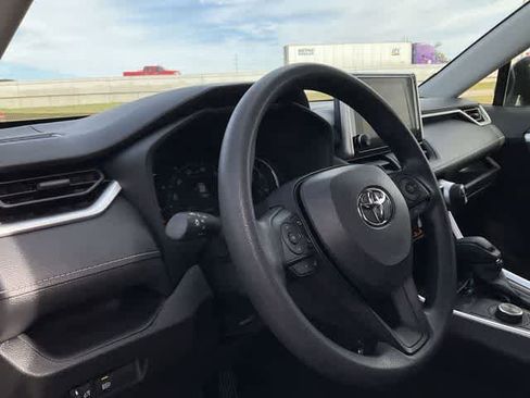 Used 2025 Toyota RAV4 LE image 10