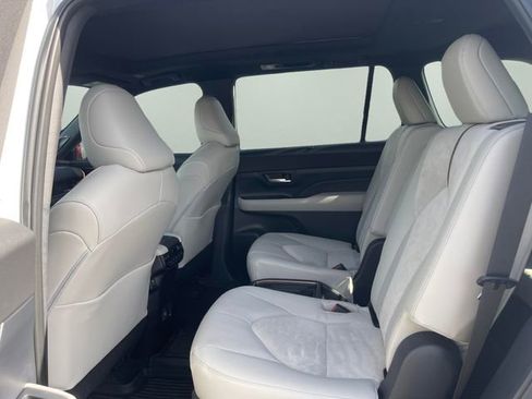 New 2026 Toyota Grand Highlander MAX Platinum image 16