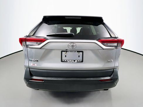 Used 2019 Toyota RAV4 XLE image 6