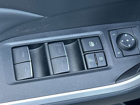 Used 2025 Toyota RAV4 XLE image 12