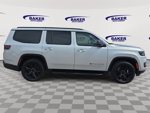 Used 2024 Jeep Wagoneer Series II AWD/4WD image 2