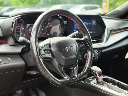 Used 2024 Chevrolet Trax RS FWD image 21