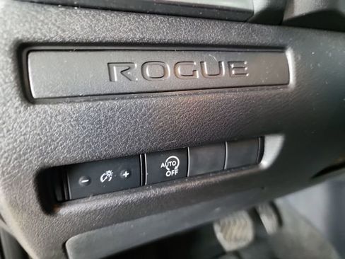 Used 2024 Nissan Rogue S image 11