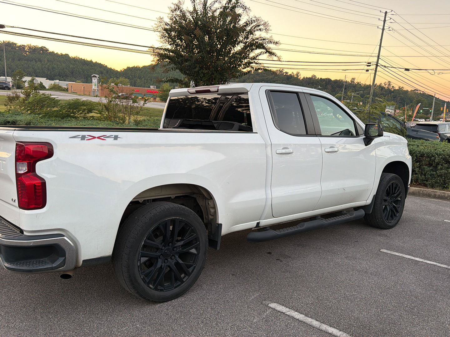 Used 2020 Chevrolet Silverado 1500 LT w/ Trailering Package AWD/4WD image 3