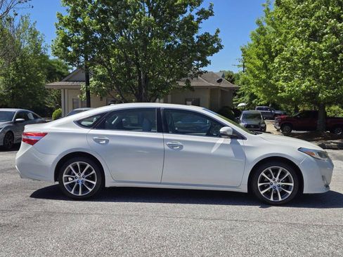 Used 2014 Toyota Avalon XLE Touring FWD image 6