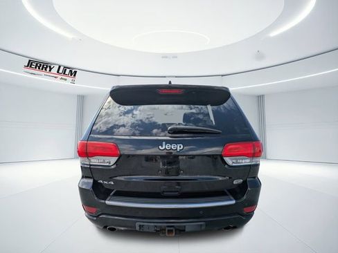 Used 2017 Jeep Grand Cherokee Overland w/ Jeep Active Safety Group image 4