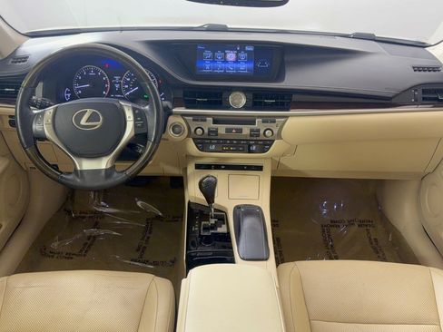 Used 2015 Lexus ES 350 w/ Luxury Package FWD image 16
