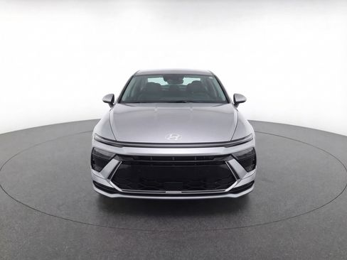Used 2025 Hyundai Sonata SEL FWD image 2