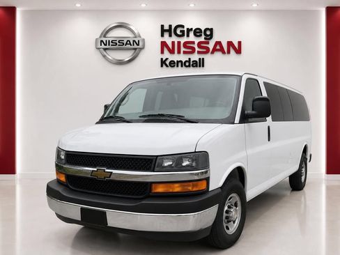 Used 2024 Chevrolet Express 3500 LS RWD image 5