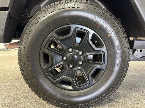 Used 2017 Jeep Wrangler Sport AWD/4WD image 22