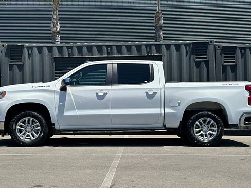 Used 2023 Chevrolet Silverado 1500 LT AWD/4WD image 2