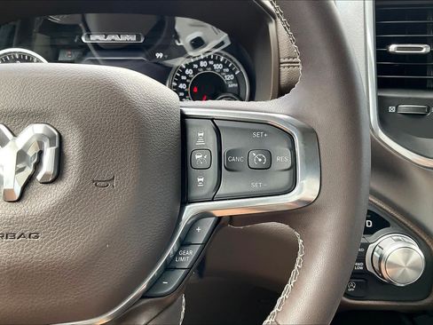 Used 2025 RAM 1500 Laramie AWD/4WD image 36