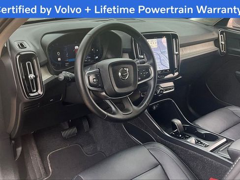 Certified 2025 Volvo XC40 B5 Core image 17
