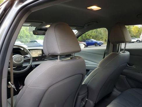 Certified 2025 Hyundai Elantra Sport image 24